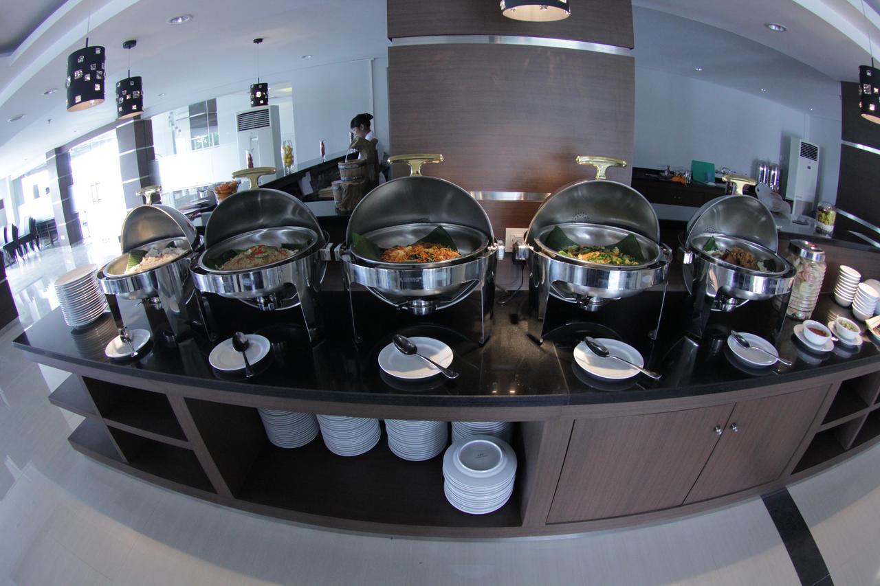 Amantis Hotel Demak Экстерьер фото